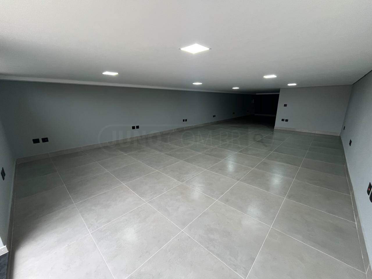 Salão para alugar, no bairro Centro em Rio das Pedras - SP