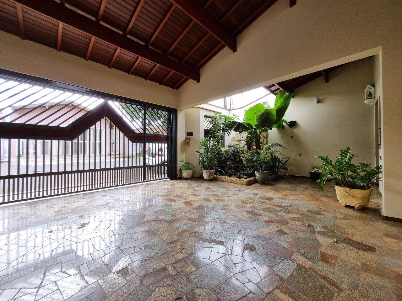 Casa à venda, 2 quartos, sendo 1 suíte, 2 vagas, no bairro Nova Piracicaba em Piracicaba - SP