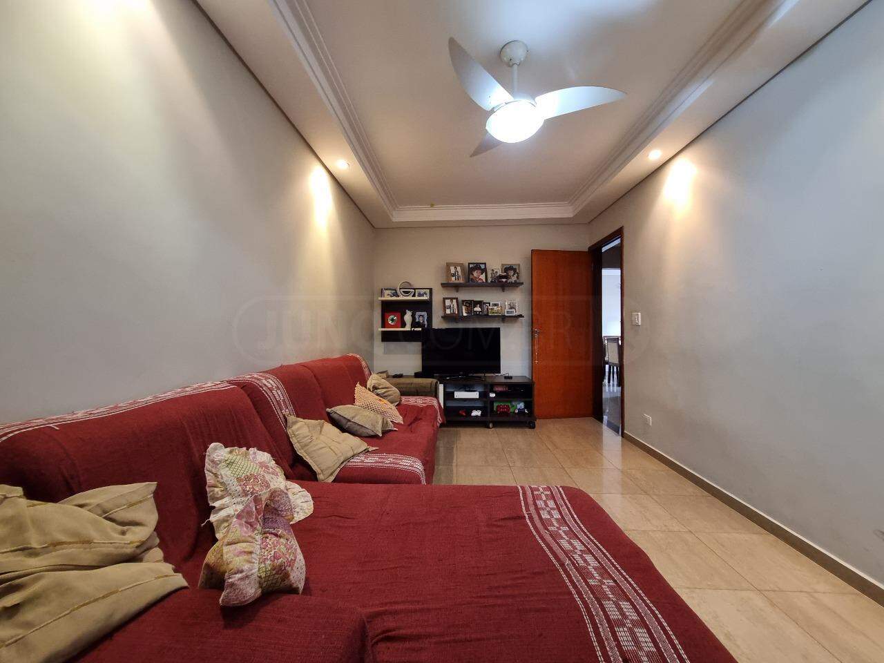 Casa à venda, 2 quartos, sendo 1 suíte, 2 vagas, no bairro Nova Piracicaba em Piracicaba - SP