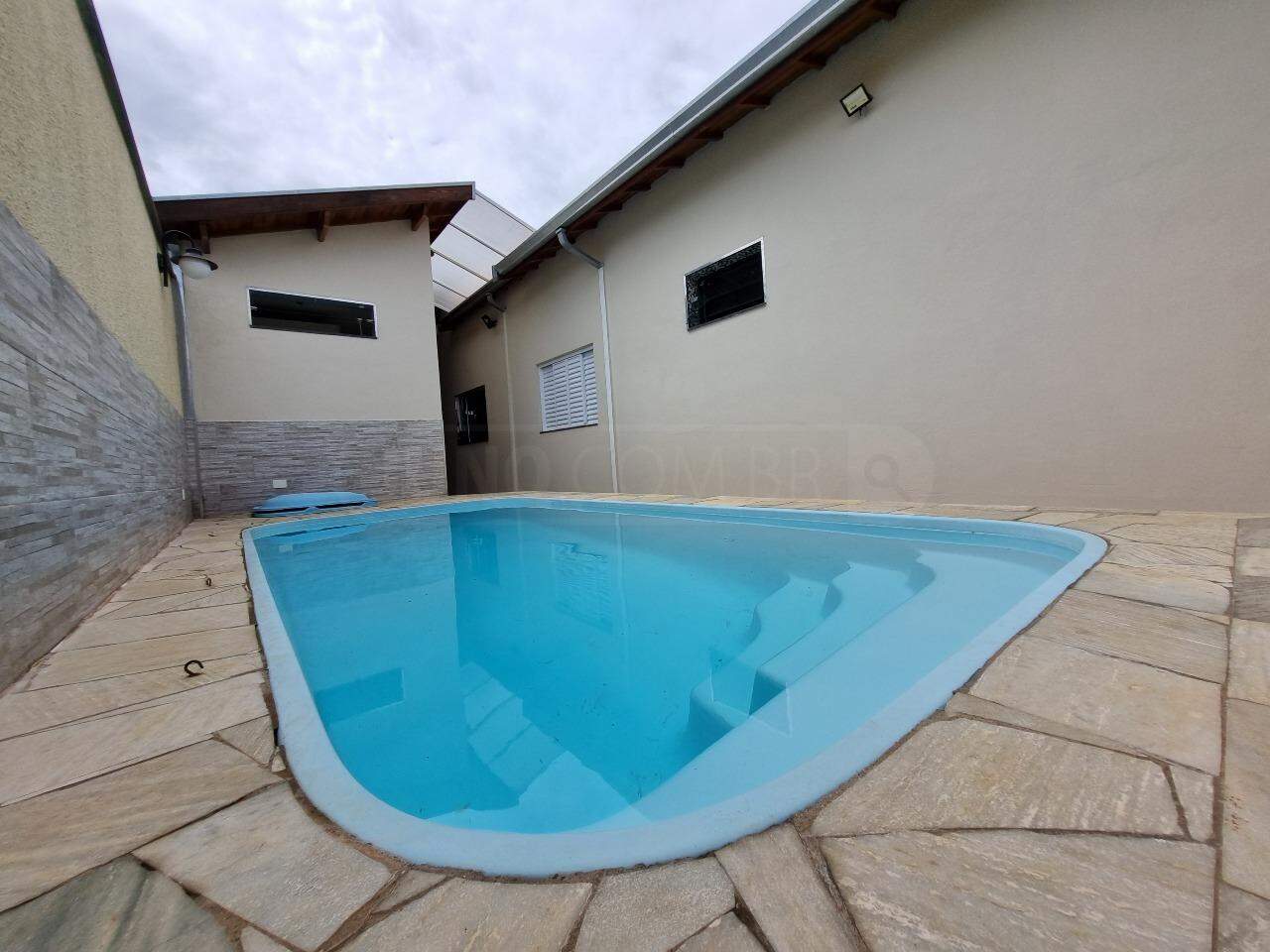 Casa à venda, 1 quarto, 1 vaga, no bairro Água Branca em Piracicaba - SP