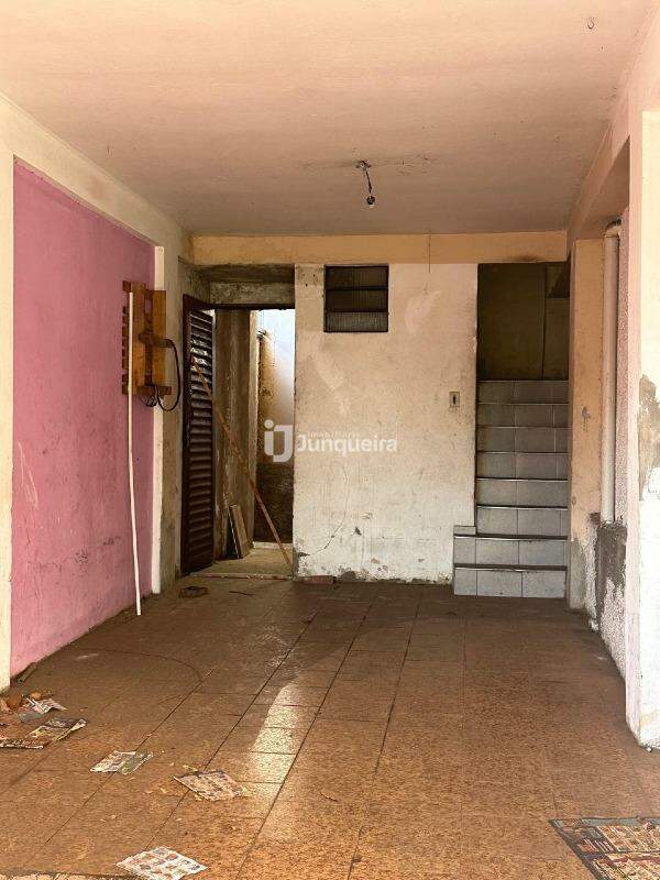 Casa à venda, 5 quartos, sendo 2 suítes, 2 vagas, no bairro Paulicéia em Piracicaba - SP
