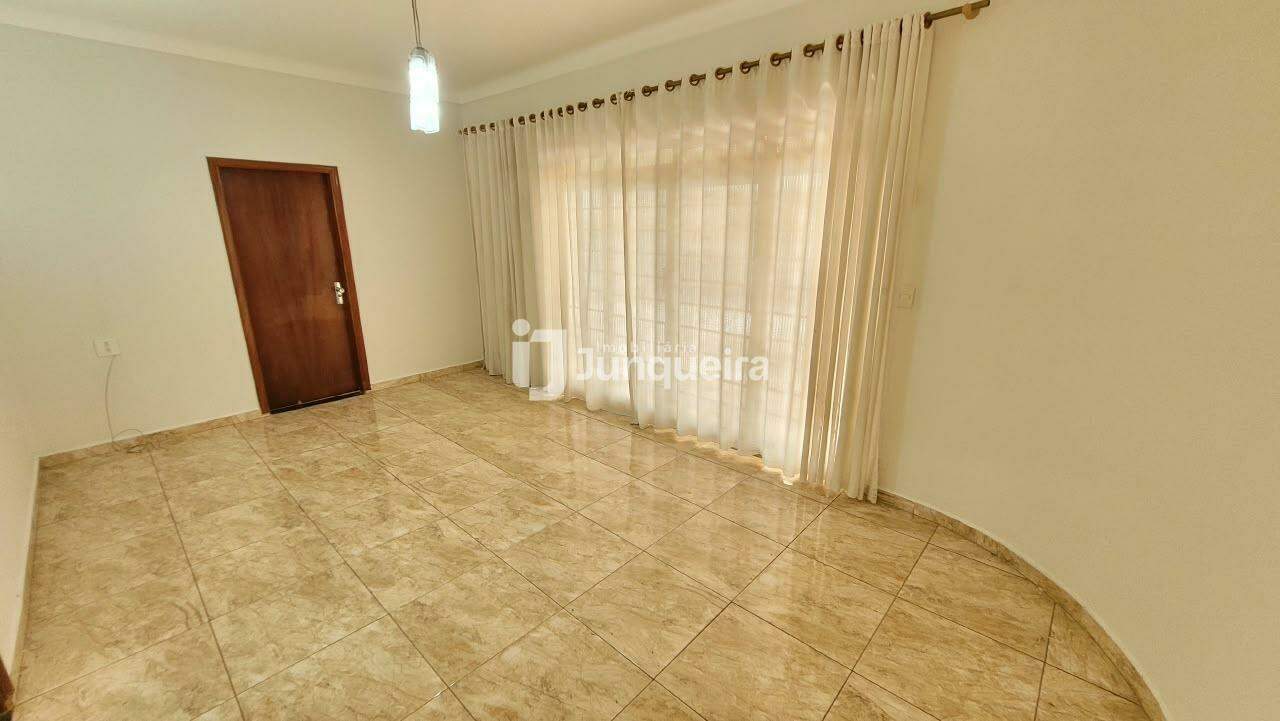 Casa para alugar, 3 quartos, 2 vagas, no bairro Paulista em Piracicaba - SP