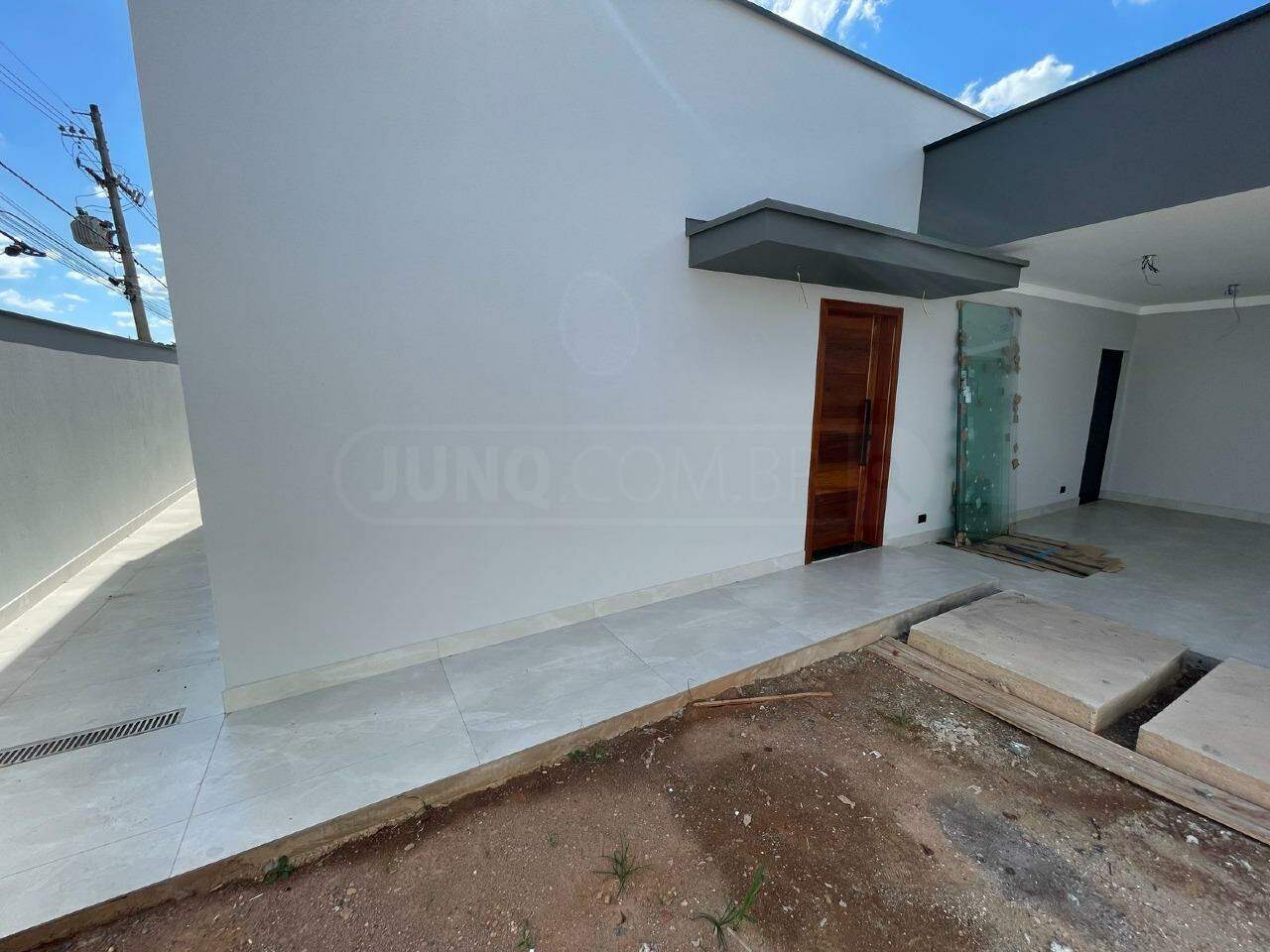 Casa à venda, 3 quartos, sendo 1 suíte, 2 vagas, no bairro Parque Residencial Piracicaba em Piracicaba - SP