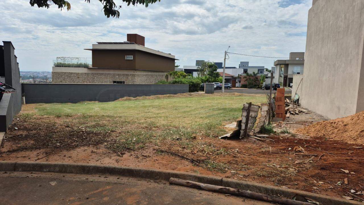 Terreno em Condomínio à venda no Park Unimep Taquaral, no bairro Park Unimep Taquaral  em Piracicaba - SP
