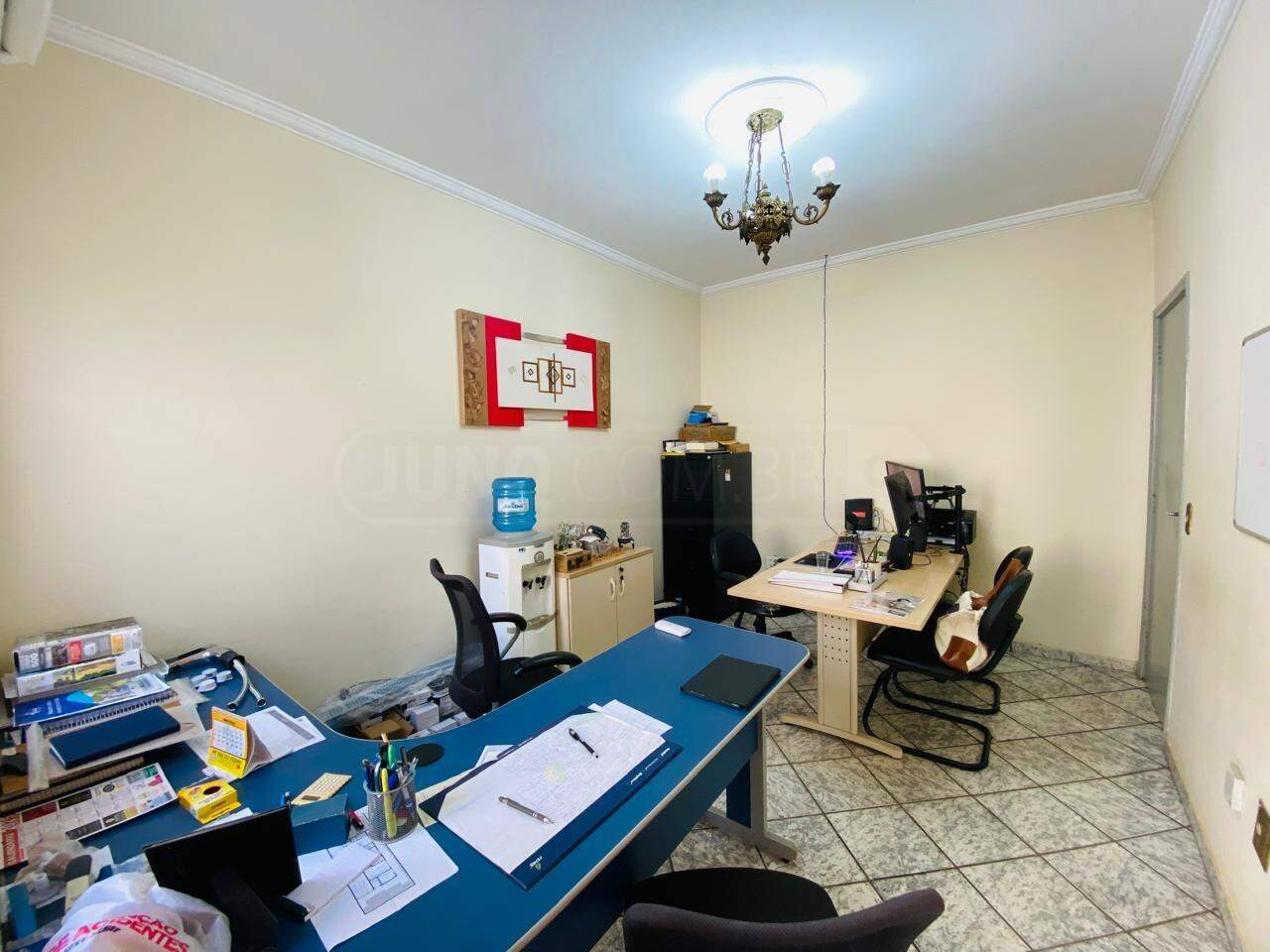Casa à venda, 2 quartos, 2 vagas, no bairro Cidade Alta em Piracicaba - SP