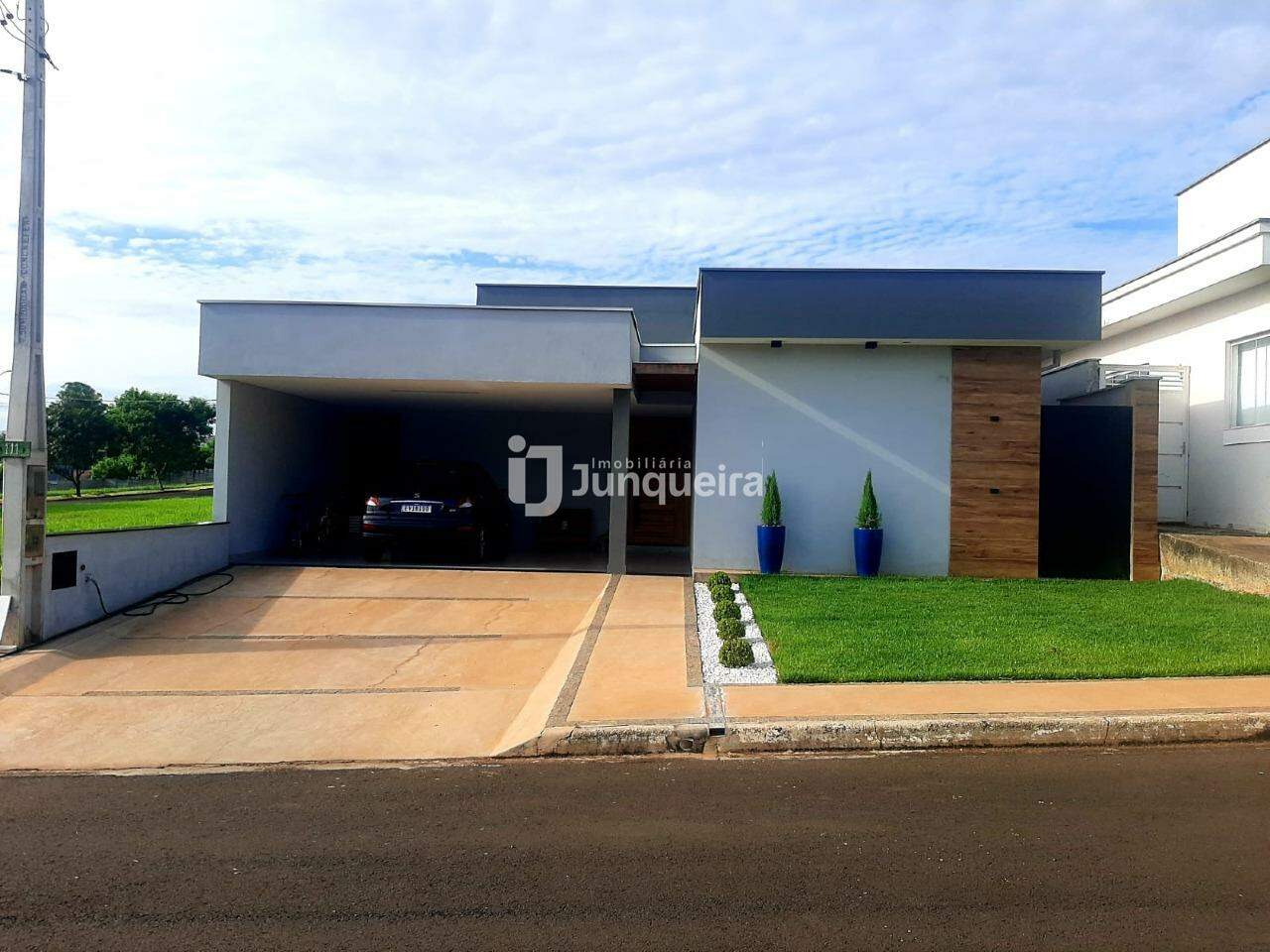 Casa em Condomínio à venda no San Marino , 3 quartos, sendo 1 suíte, no bairro Residencial San Marino em Rio das Pedras - SP
