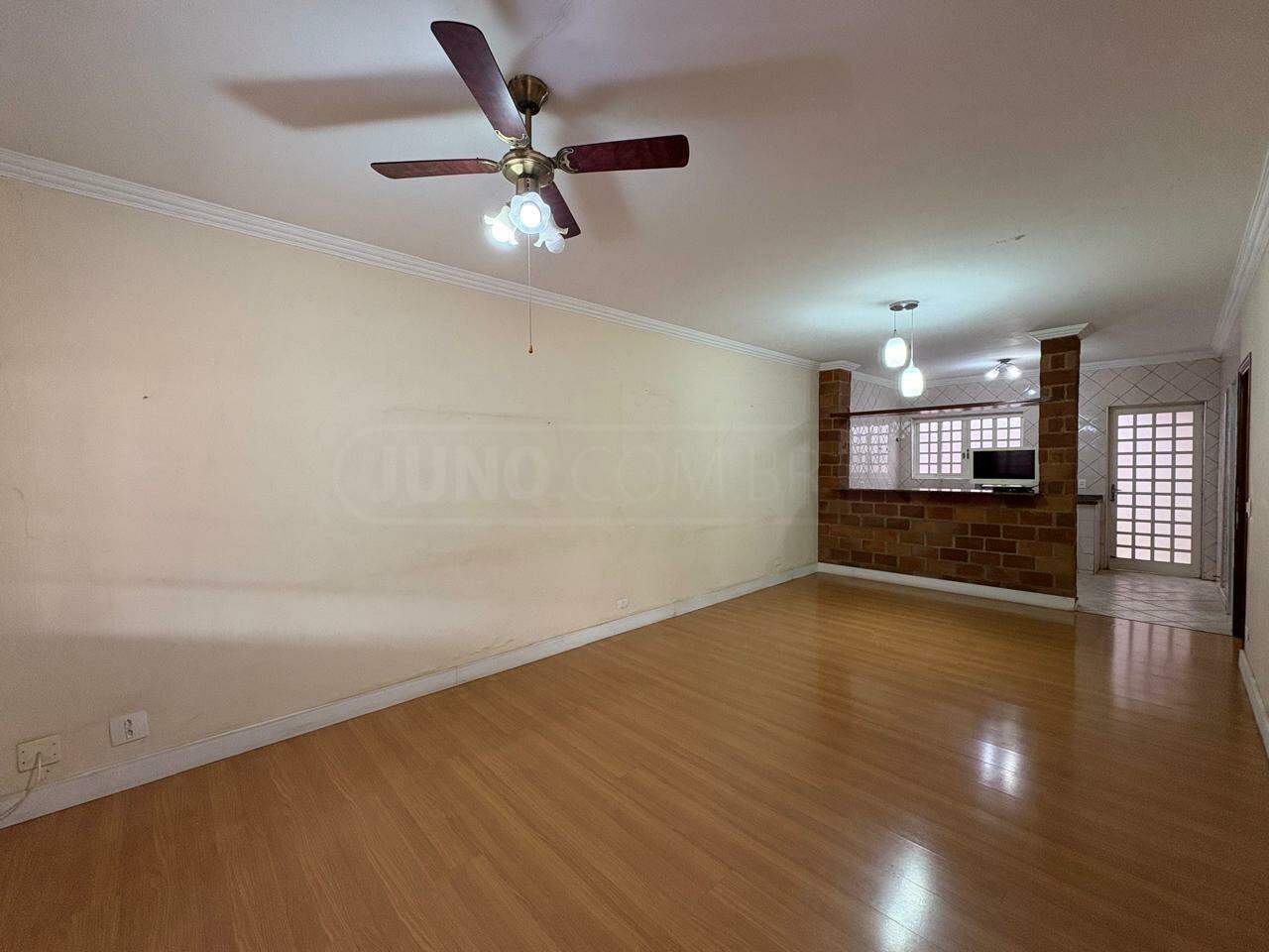 Casa à venda, 2 quartos, sendo 1 suíte, 4 vagas, no bairro Nova Piracicaba em Piracicaba - SP