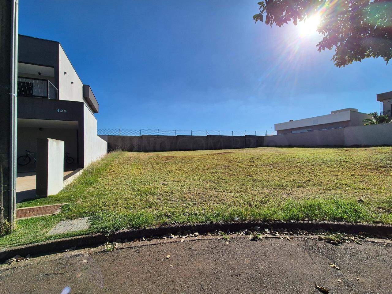 Terreno em Condomínio à venda no Park Unimep Taquaral, no bairro Park Unimep Taquaral  em Piracicaba - SP