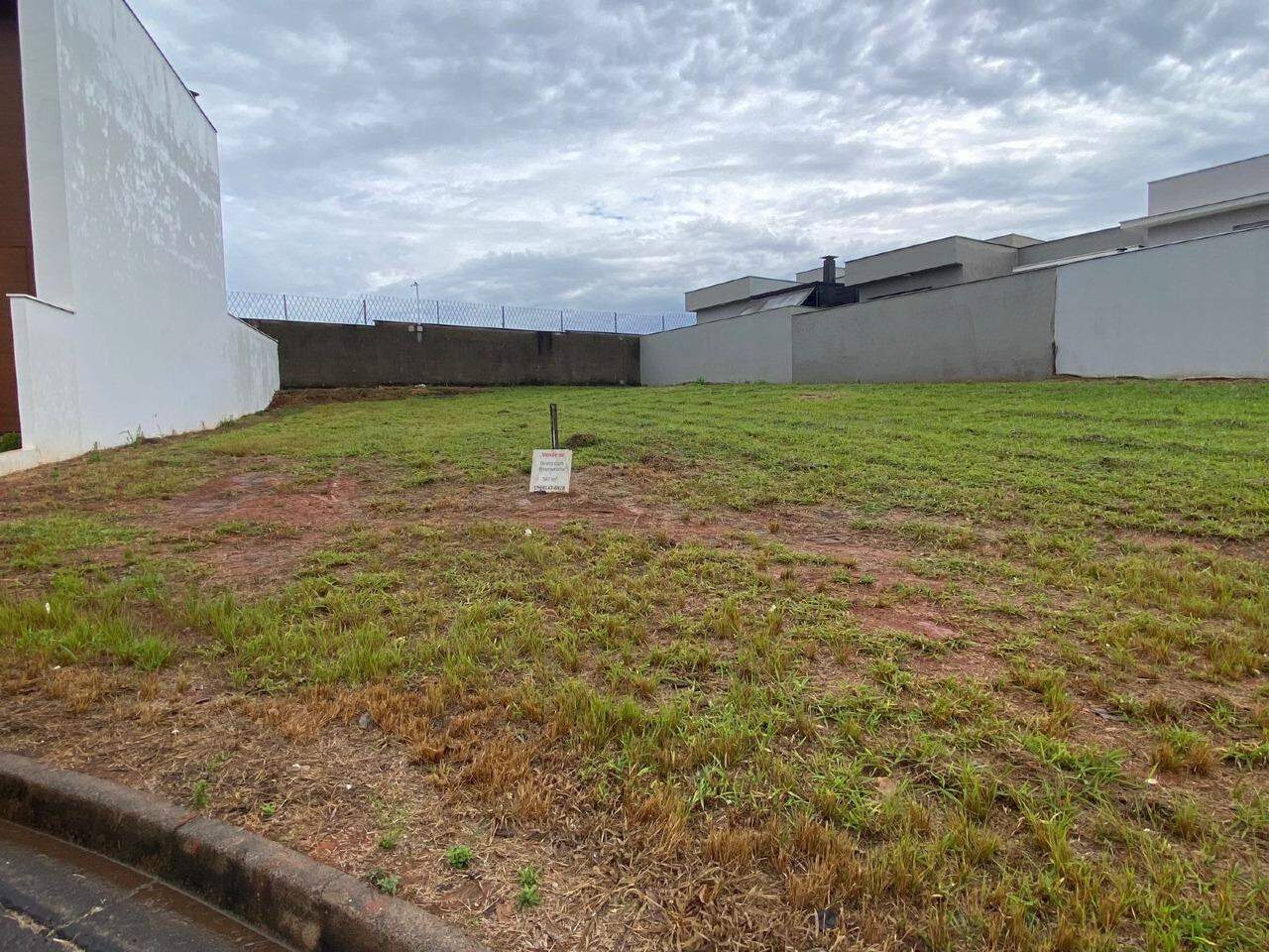 Terreno em Condomínio à venda no Park Unimep Taquaral, no bairro Park Unimep Taquaral  em Piracicaba - SP