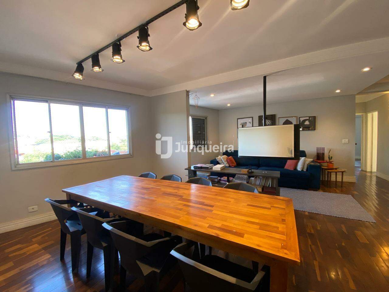 Apartamento à venda no Edifício Maceió, 3 quartos, sendo 1 suíte, 1 vaga, no bairro Vila Monteiro em Piracicaba - SP