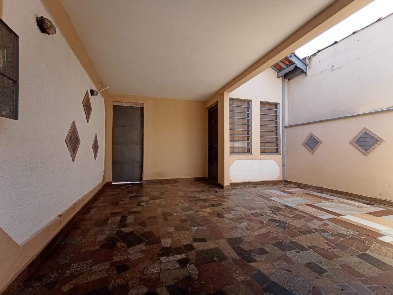 Casa à venda, 2 quartos, 1 vaga, no bairro Santa Terezinha em Piracicaba - SP