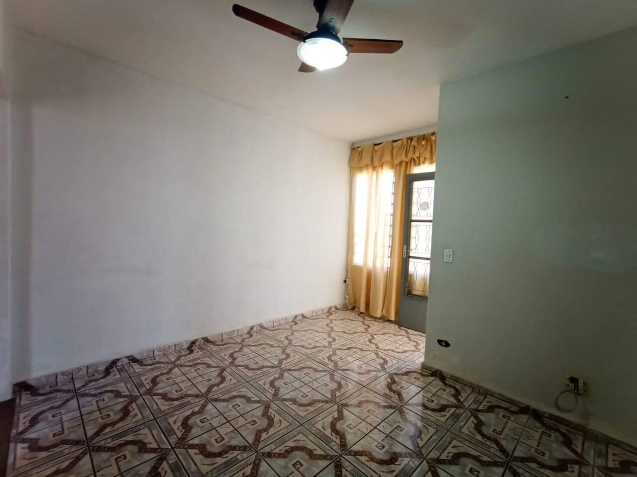 Casa à venda, 2 quartos, 1 vaga, no bairro Santa Terezinha em Piracicaba - SP