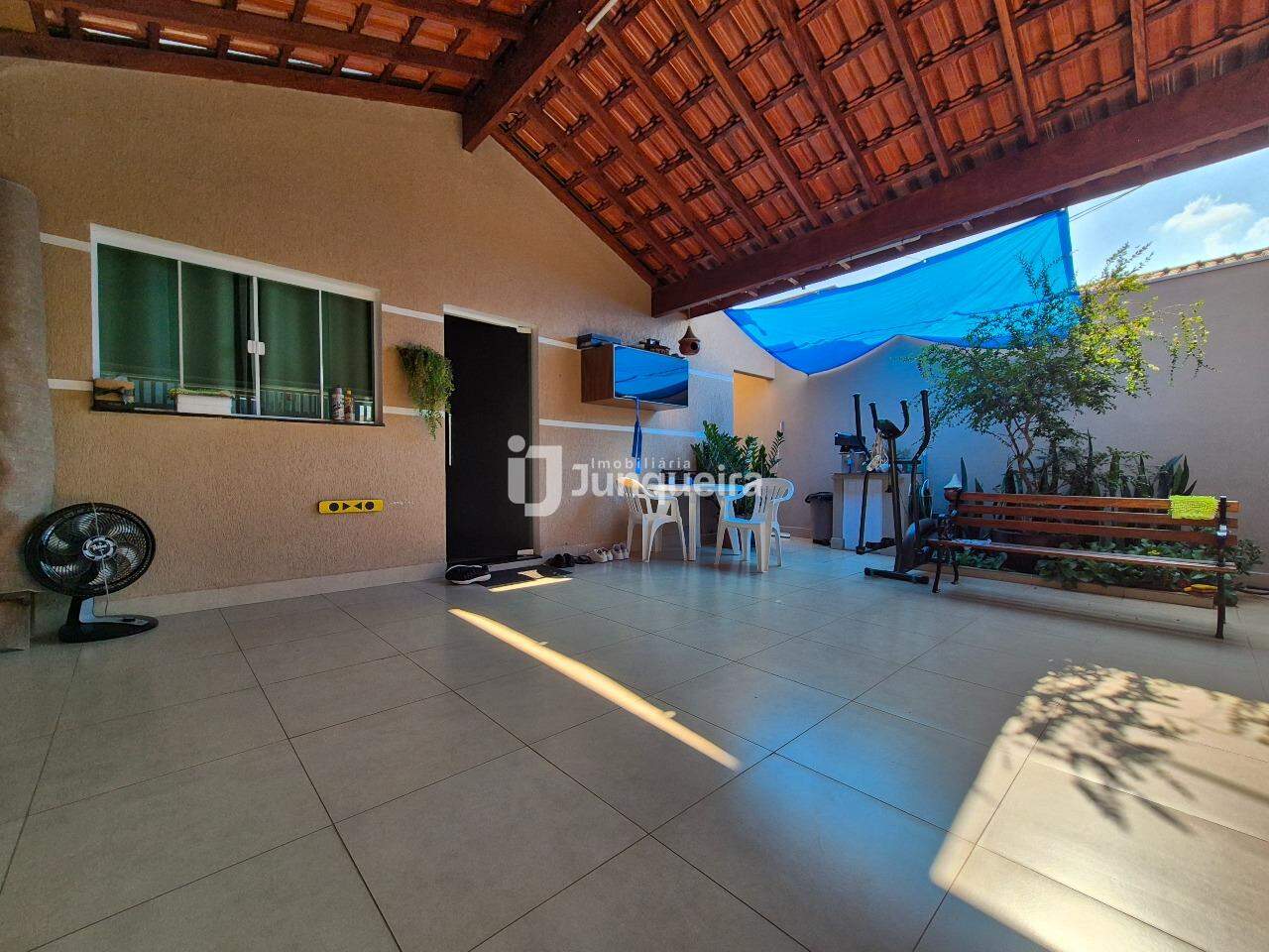 Casa à venda, 3 quartos, sendo 1 suíte, 2 vagas, no bairro Jardim Astúrias I em Piracicaba - SP