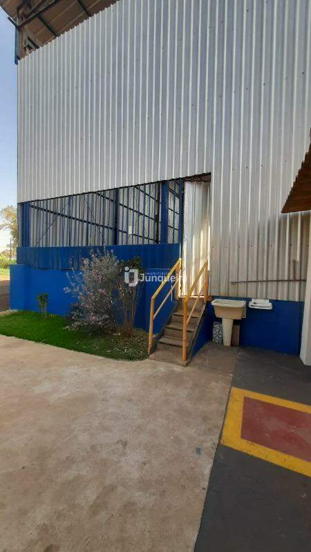 Galpão à venda, 10 vagas, no bairro Dois Córregos em Piracicaba - SP