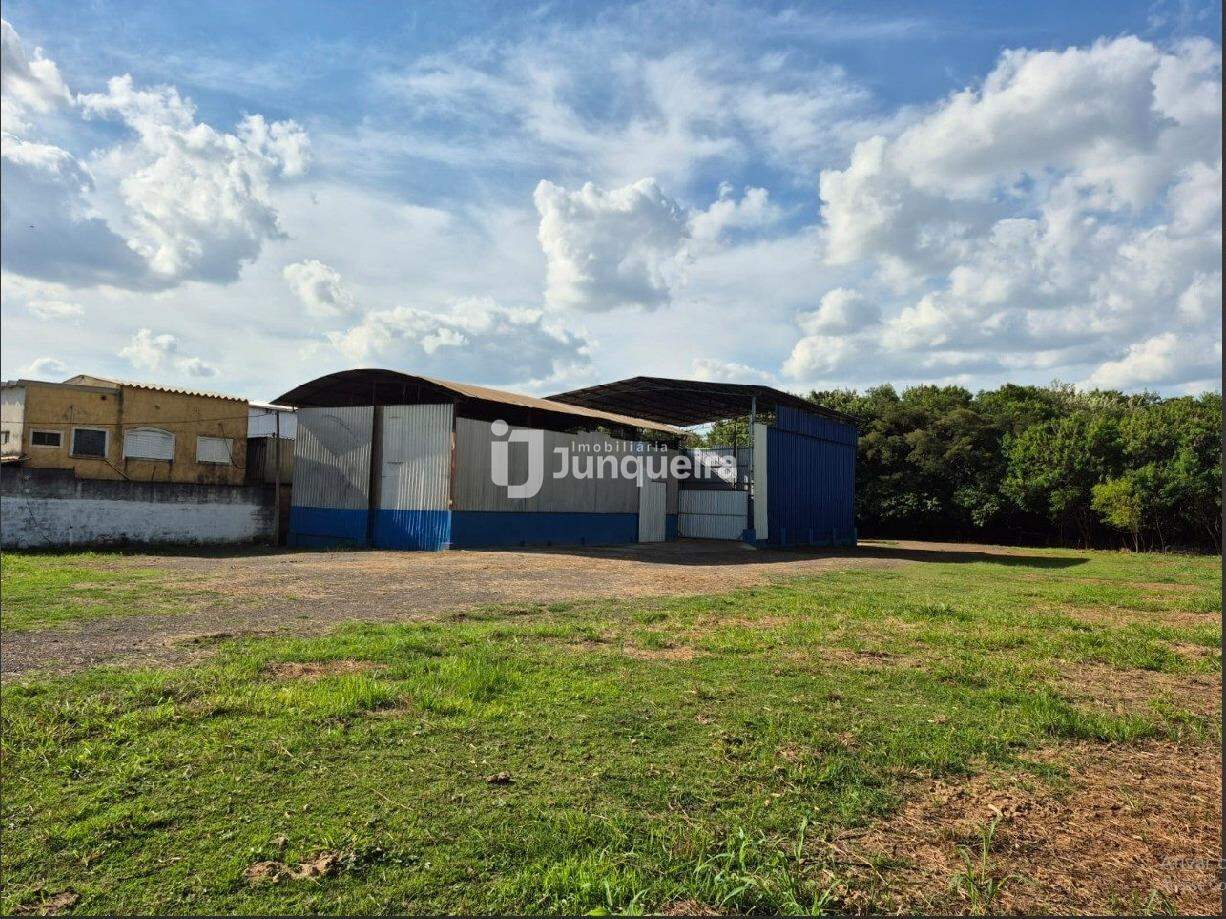 Galpão à venda, 10 vagas, no bairro Dois Córregos em Piracicaba - SP