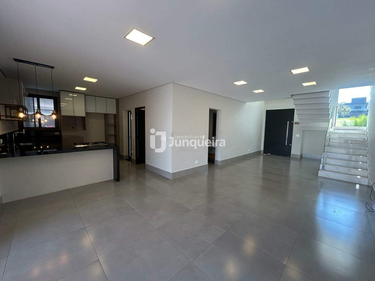 Casa em Condomínio à venda no Villa D'Aquila, 3 quartos, sendo 3 suítes, 2 vagas, no bairro Santa Rosa em Piracicaba - SP