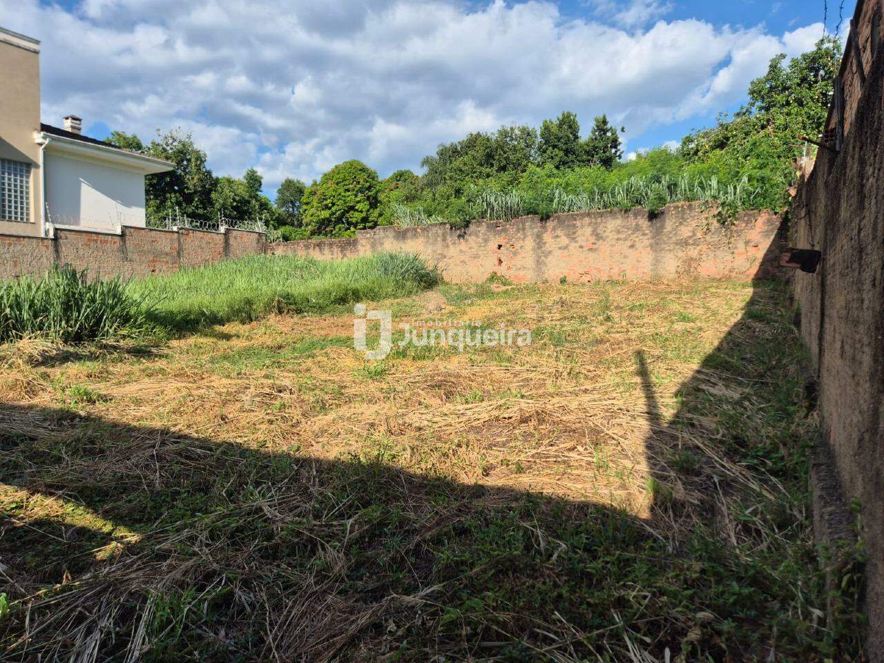 Terreno à venda, no bairro Parque Santa Cecília em Piracicaba - SP