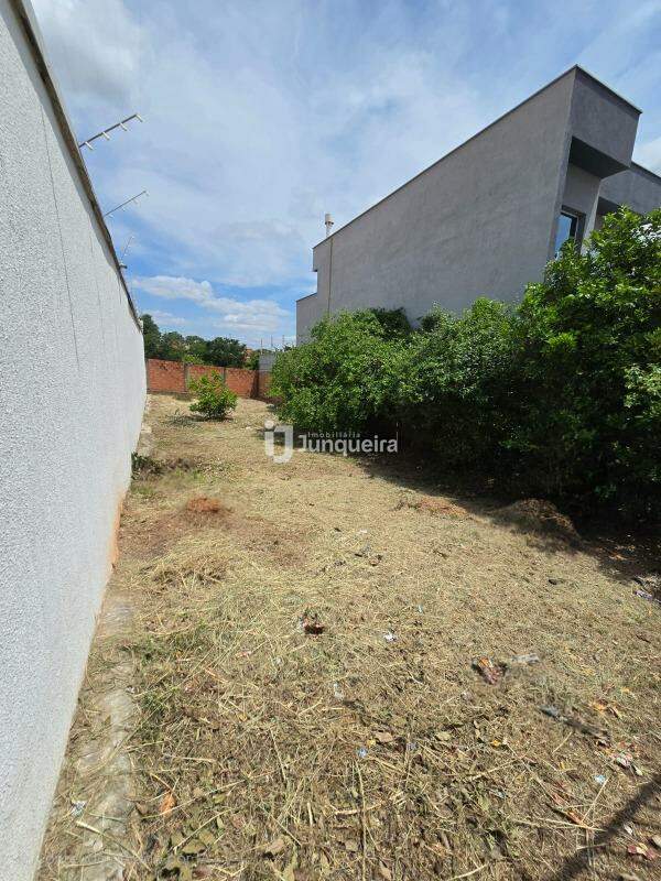 Terreno à venda, no bairro Parque Conceição II em Piracicaba - SP