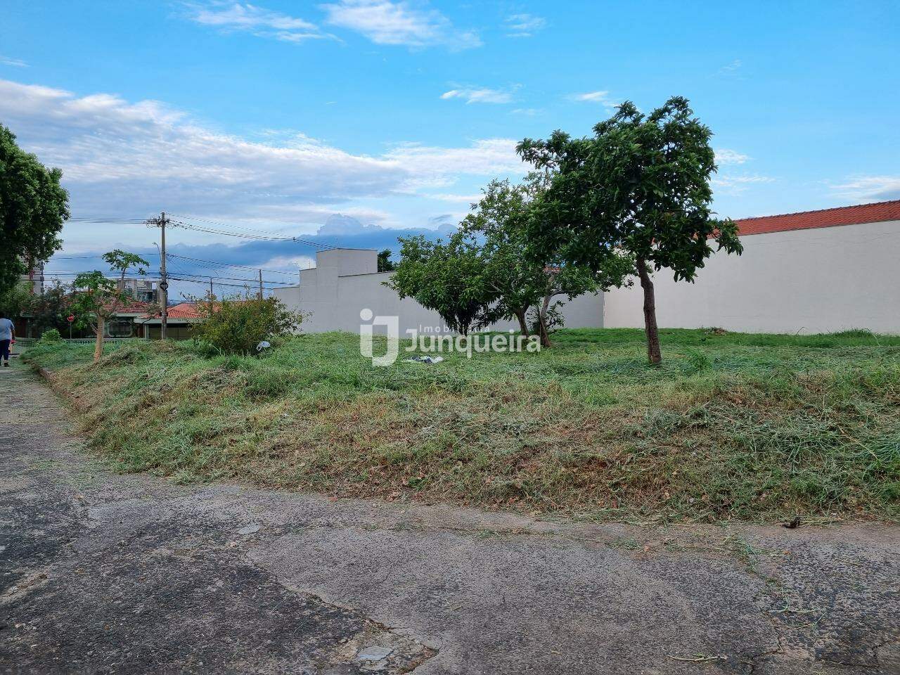 Terreno à venda, no bairro Castelinho em Piracicaba - SP