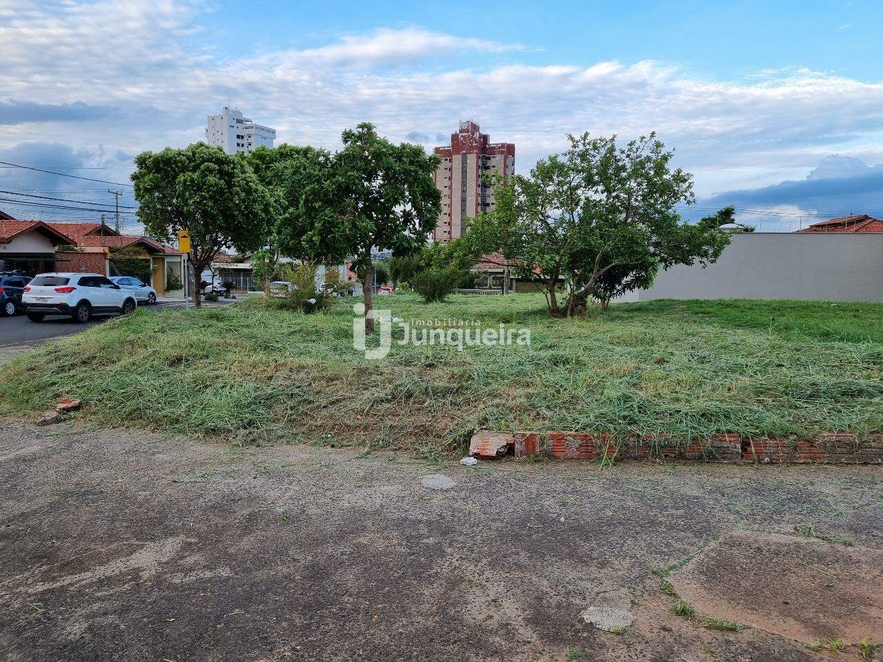 Terreno à venda, no bairro Castelinho em Piracicaba - SP
