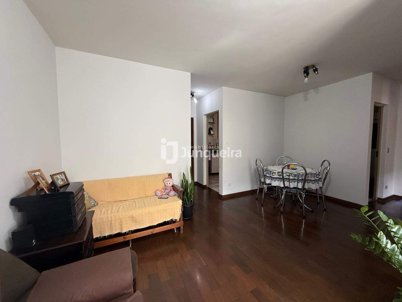 Apartamento à venda no Edifício Villeneuve, 3 quartos, sendo 1 suíte, 1 vaga, no bairro Centro em Piracicaba - SP