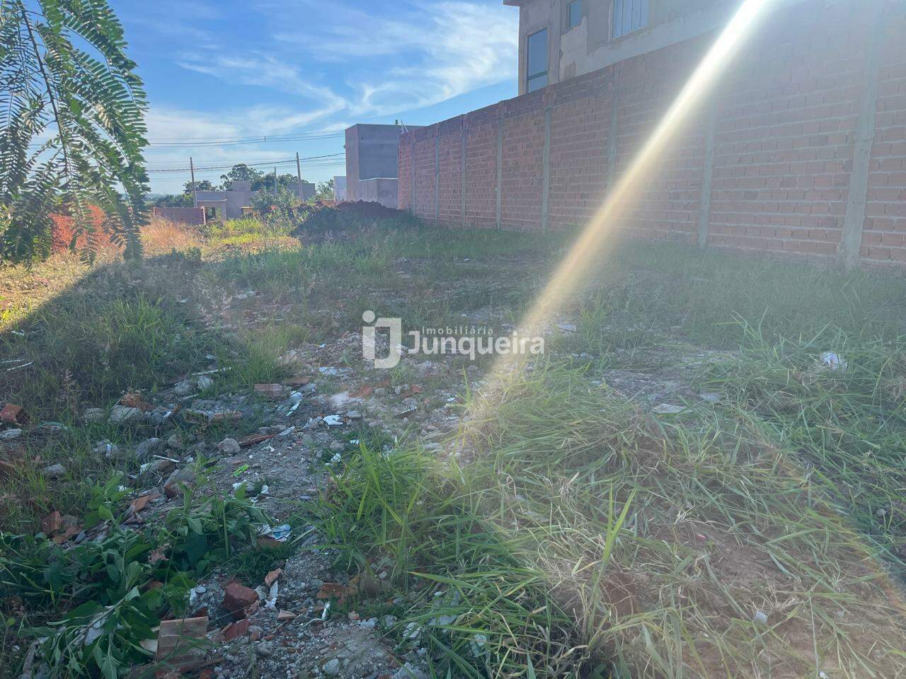 Terreno à venda, no bairro Comviva em Piracicaba - SP
