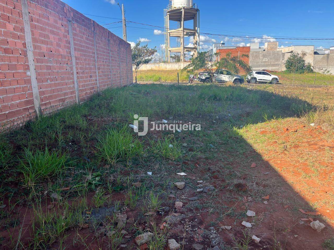 Terreno à venda, no bairro Comviva em Piracicaba - SP