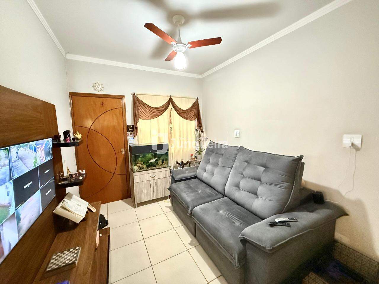 Casa à venda, 3 quartos, sendo 1 suíte, 2 vagas, no bairro Água Branca em Piracicaba - SP