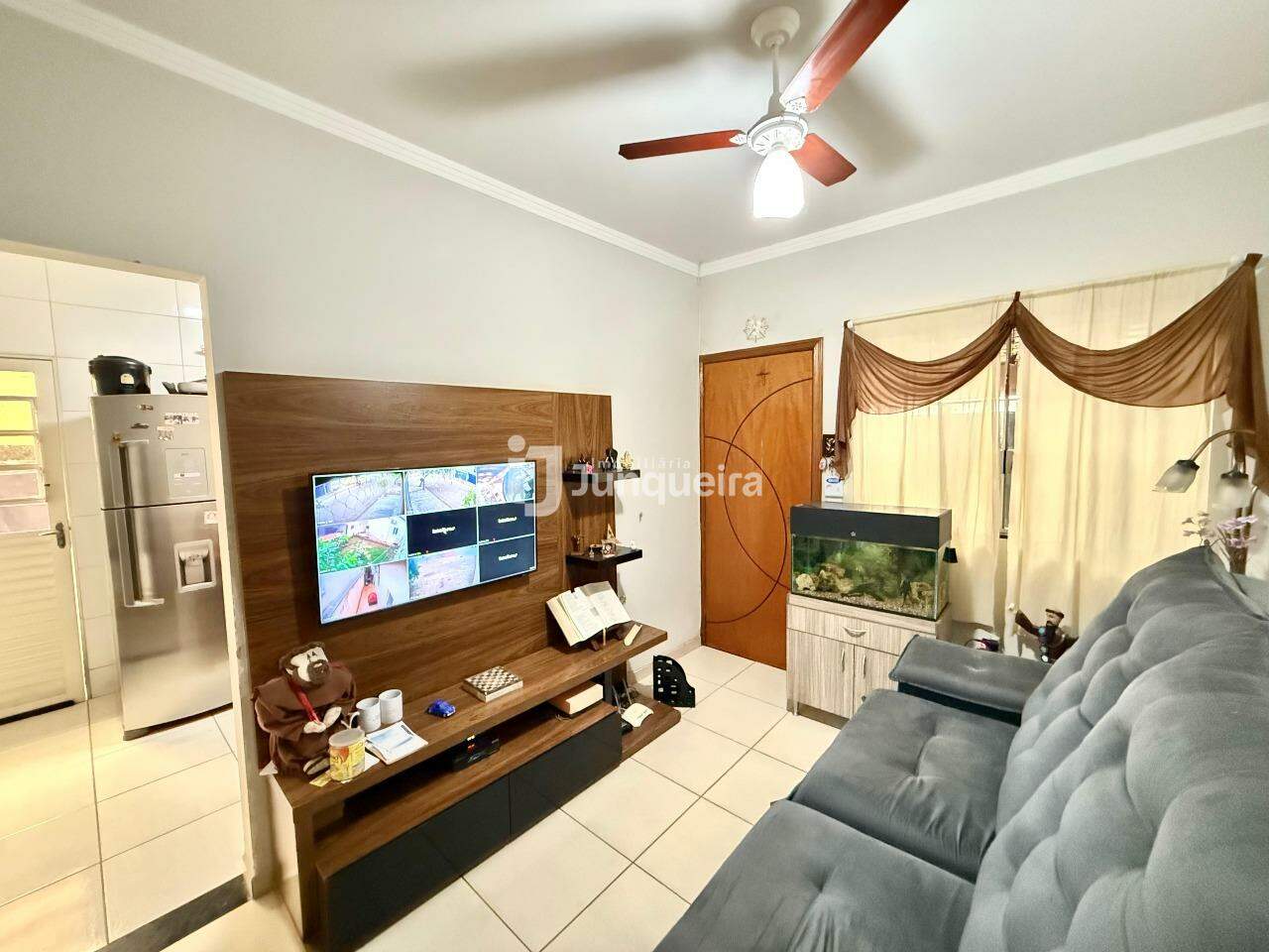 Casa à venda, 3 quartos, sendo 1 suíte, 2 vagas, no bairro Água Branca em Piracicaba - SP