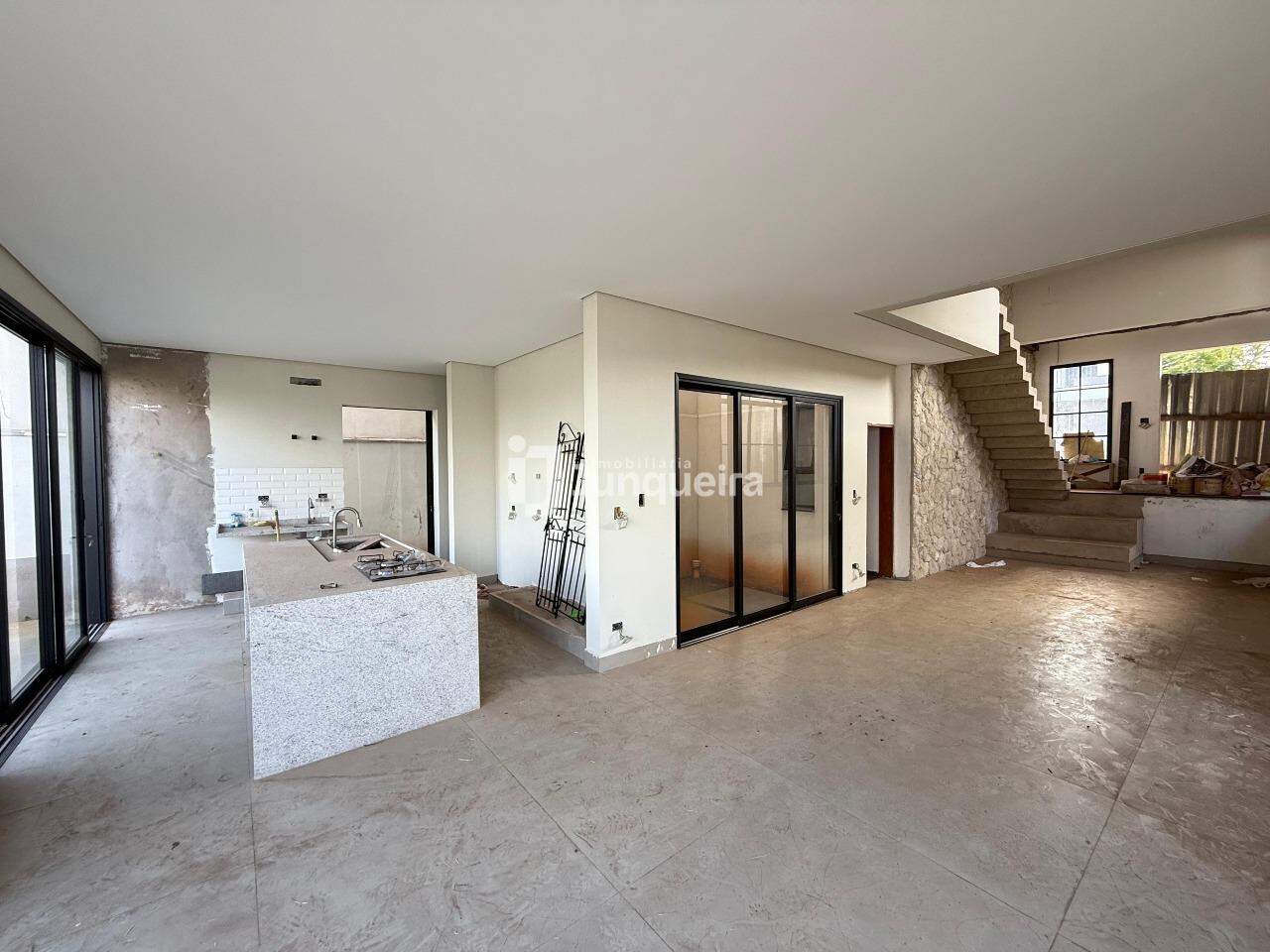 Casa em Condomínio à venda no Villa D'Aquila, 3 quartos, sendo 1 suíte, 4 vagas, no bairro Villa D'áquila em Piracicaba - SP