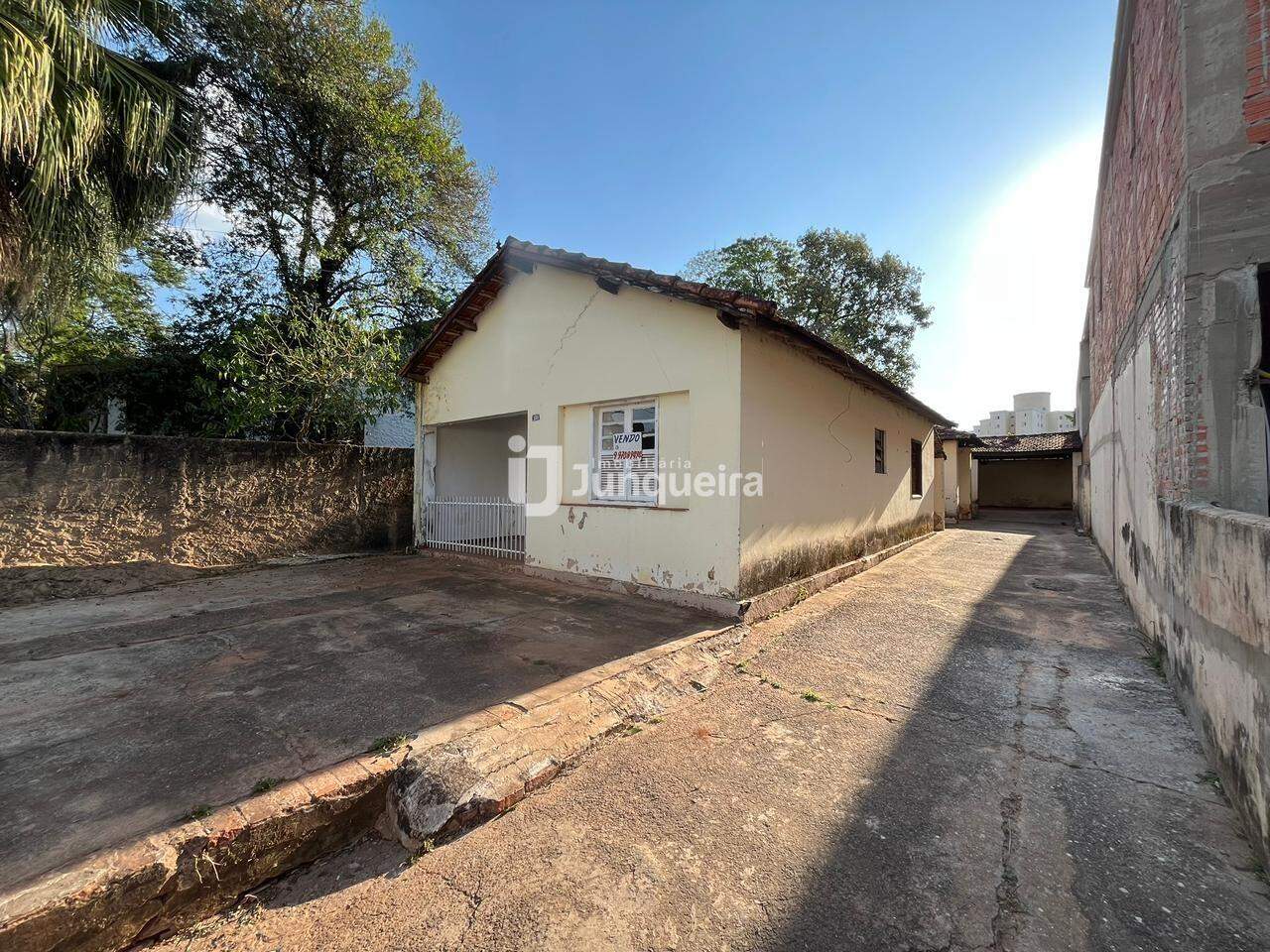 Casa à venda, 2 quartos, 3 vagas, no bairro Dois Córregos em Piracicaba - SP