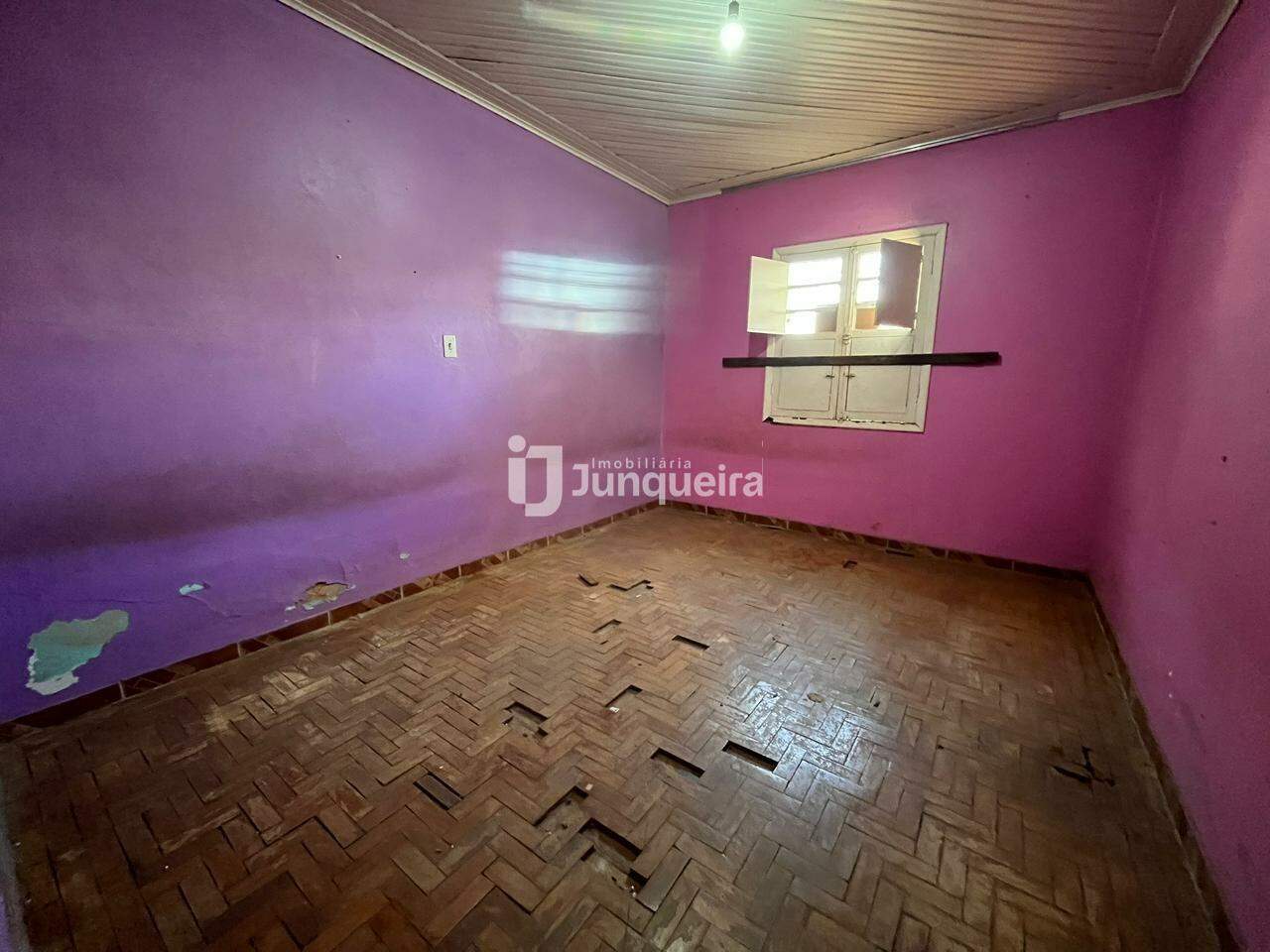 Casa à venda, 2 quartos, 3 vagas, no bairro Dois Córregos em Piracicaba - SP