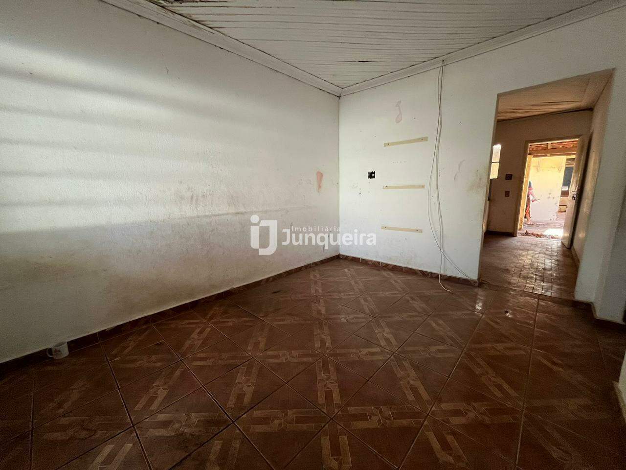 Casa à venda, 2 quartos, 3 vagas, no bairro Dois Córregos em Piracicaba - SP