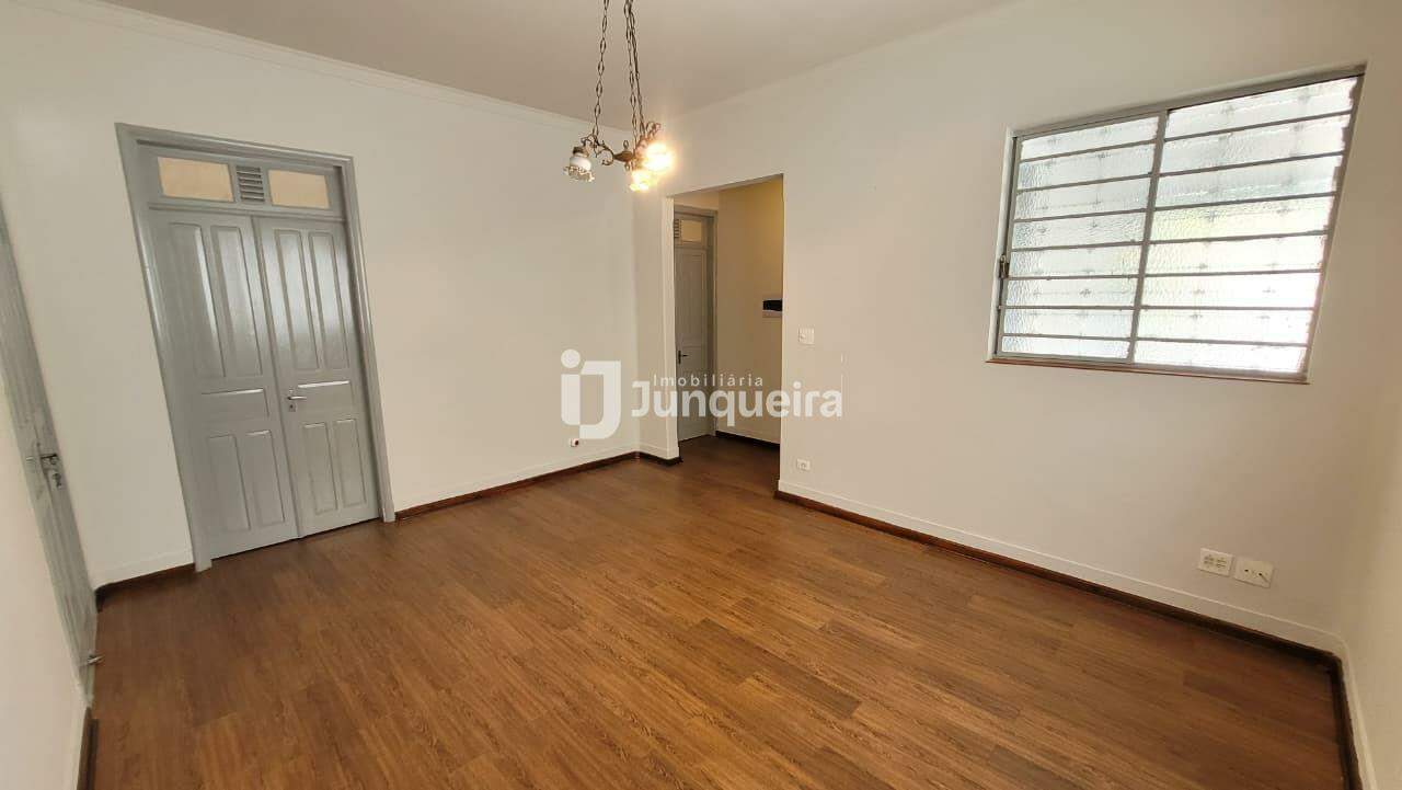 Casa para alugar, 4 quartos, sendo 1 suíte, 1 vaga, no bairro Cidade Alta em Piracicaba - SP