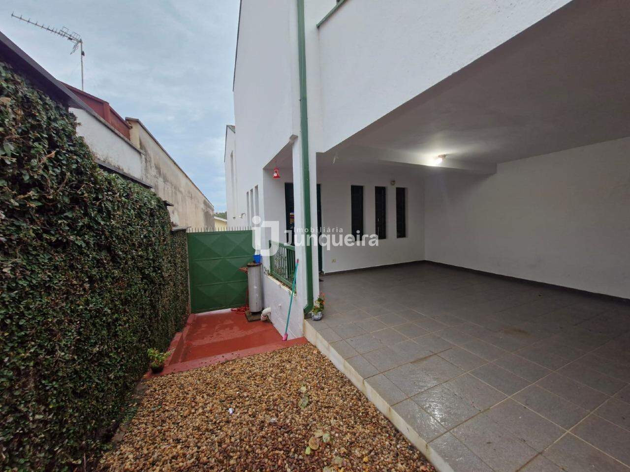 Casa à venda, 3 quartos, sendo 1 suíte, 1 vaga, no bairro Vila Monteiro em Piracicaba - SP