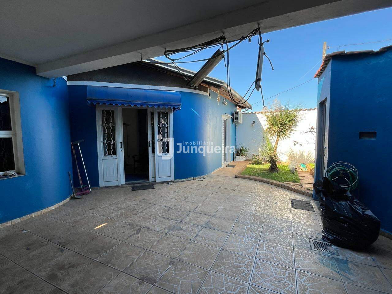 Casa à venda, 3 quartos, sendo 1 suíte, 4 vagas, no bairro Loteamento Santa Rosa em Piracicaba - SP