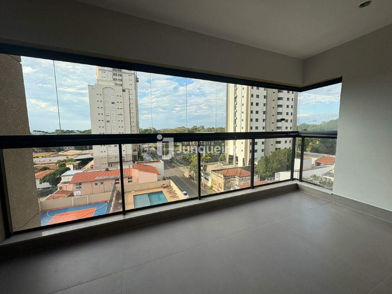 Apartamento à venda no Ilha de Maui, 3 quartos, sendo 1 suíte, 2 vagas, no bairro São Judas em Piracicaba - SP