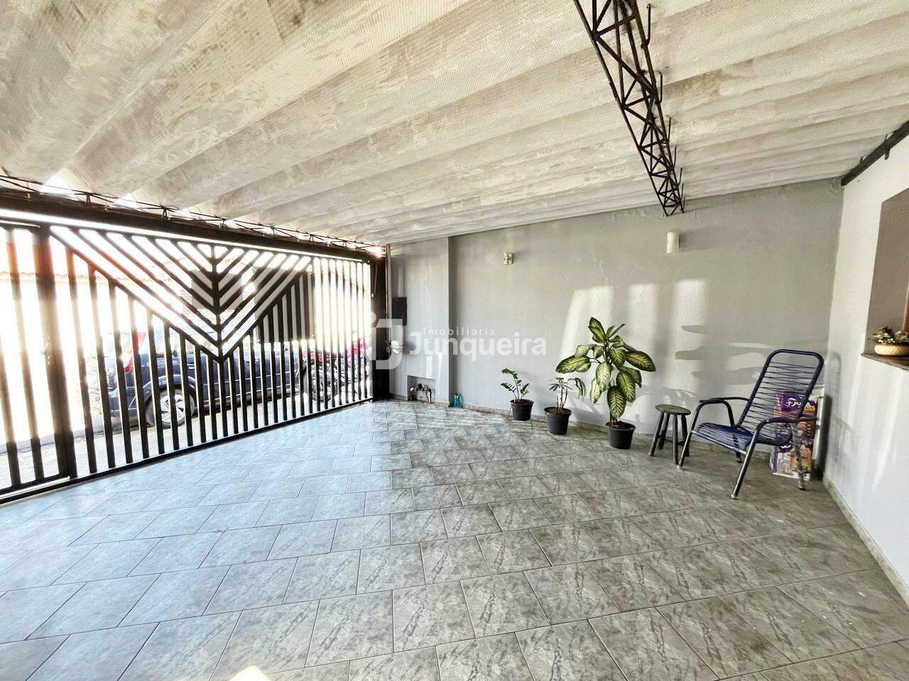 Casa à venda, 2 quartos, 1 vaga, no bairro Iaa em Piracicaba - SP