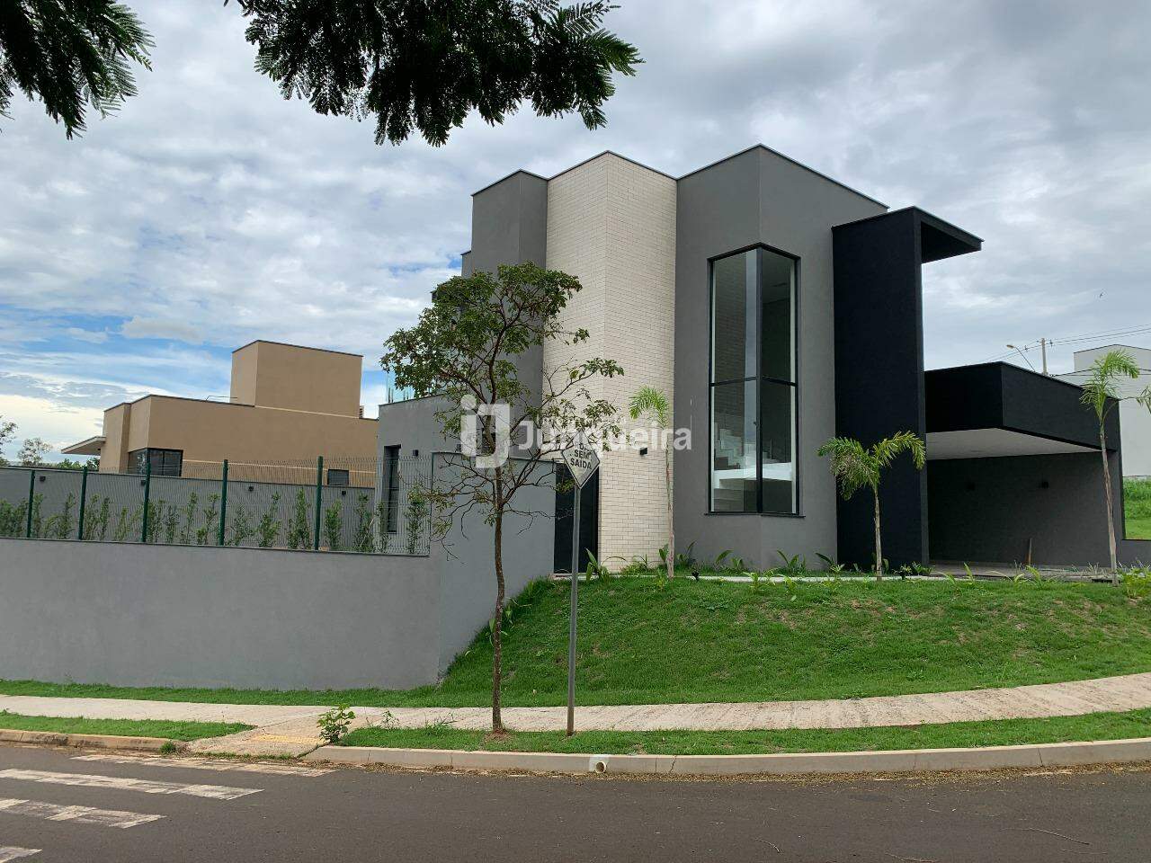 Casa em Condomínio à venda no Villa Bela Vista, 4 quartos, sendo 4 suítes, 4 vagas, no bairro Villa Bela Vista em Piracicaba - SP
