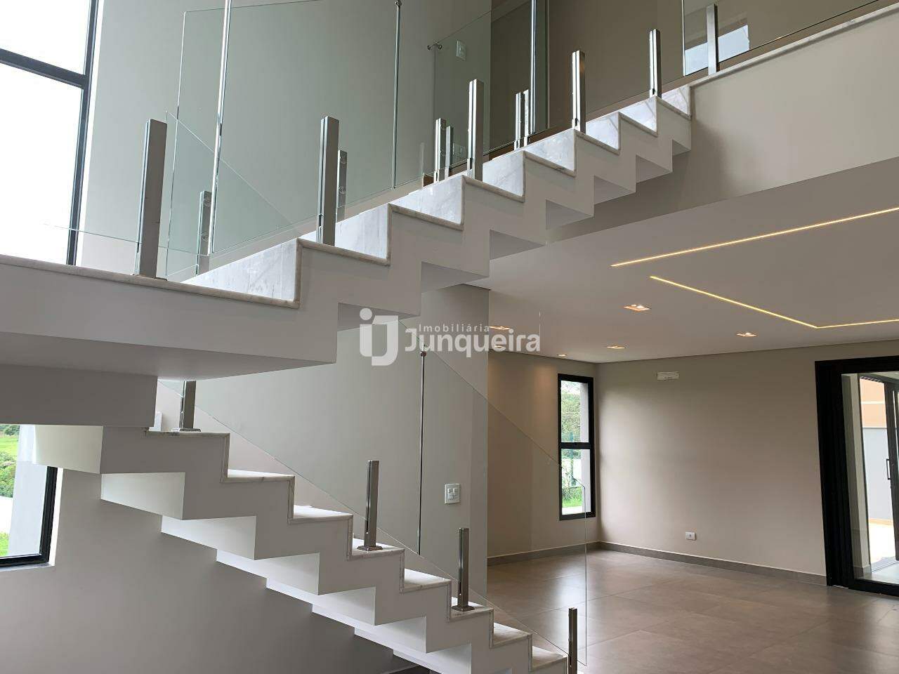 Casa em Condomínio à venda no Villa Bela Vista, 4 quartos, sendo 4 suítes, 4 vagas, no bairro Villa Bela Vista em Piracicaba - SP