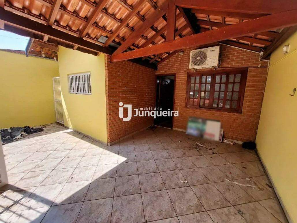 Casa para alugar, 3 quartos, 1 vaga, no bairro Jardim Astúrias I em Piracicaba - SP