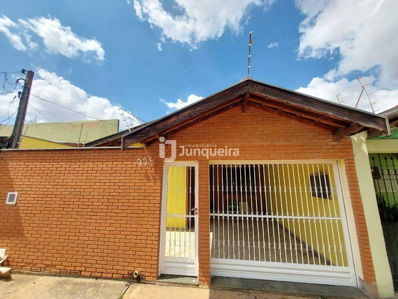 Casa para alugar, 3 quartos, 1 vaga, no bairro Jardim Astúrias I em Piracicaba - SP