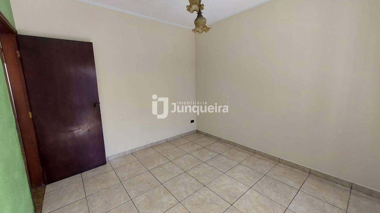 Casa para alugar, 3 quartos, 2 vagas, no bairro Areão em Piracicaba - SP