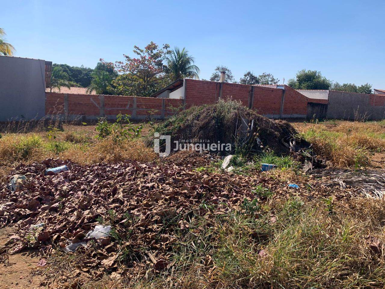 Terreno à venda, no bairro Ondas em Piracicaba - SP