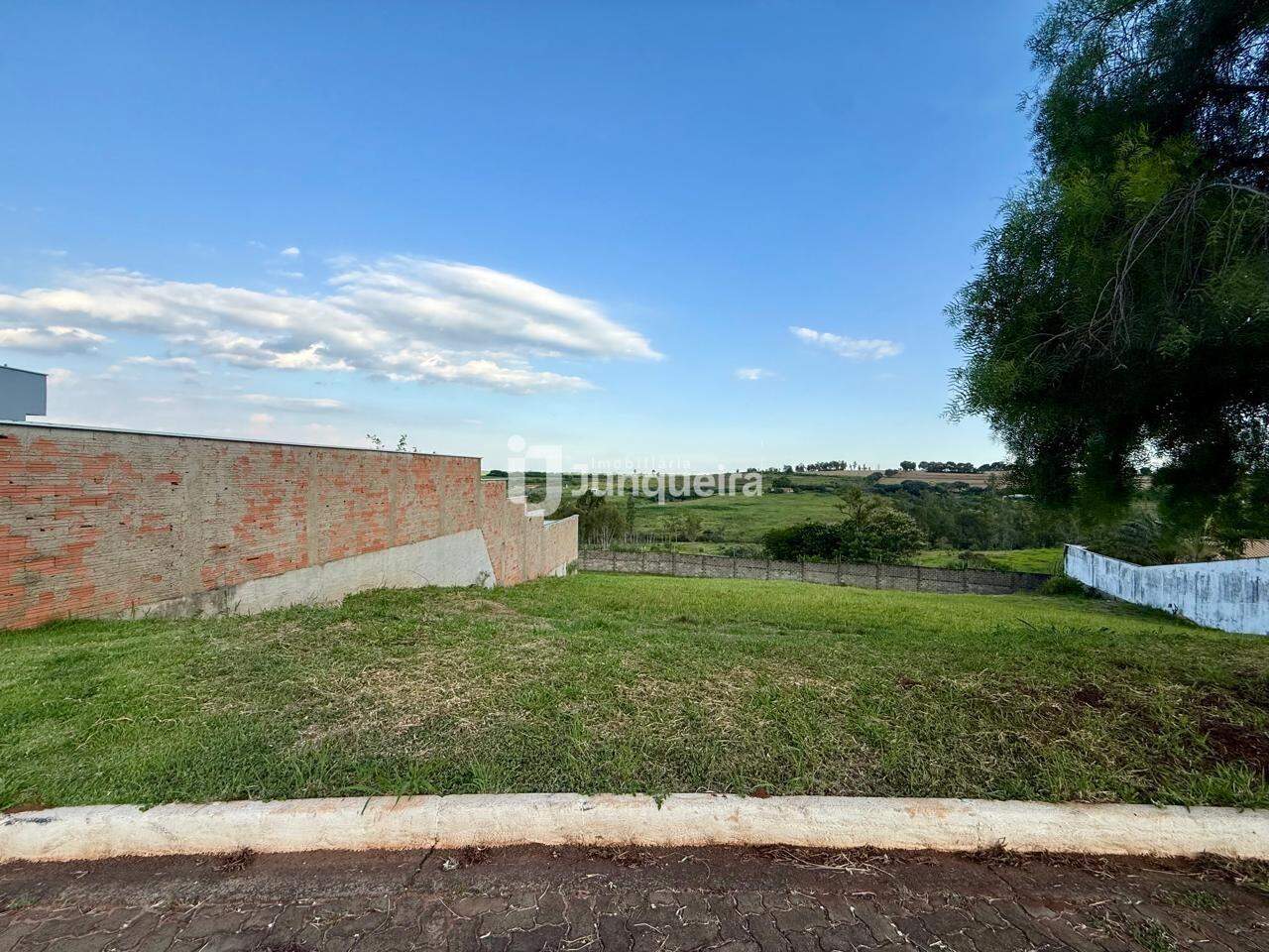 Terreno em Condomínio à venda no Vivenda do Sol, no bairro Residencial Vivenda do Sol em Rio das Pedras - SP