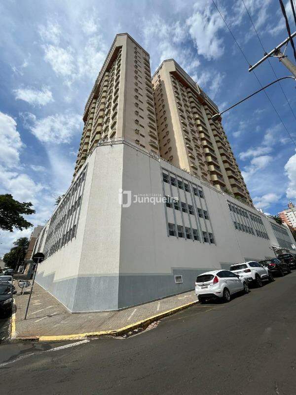 Apartamento à venda no Edifício Albatroz, 3 quartos, sendo 1 suíte, 2 vagas, no bairro Centro em Piracicaba - SP