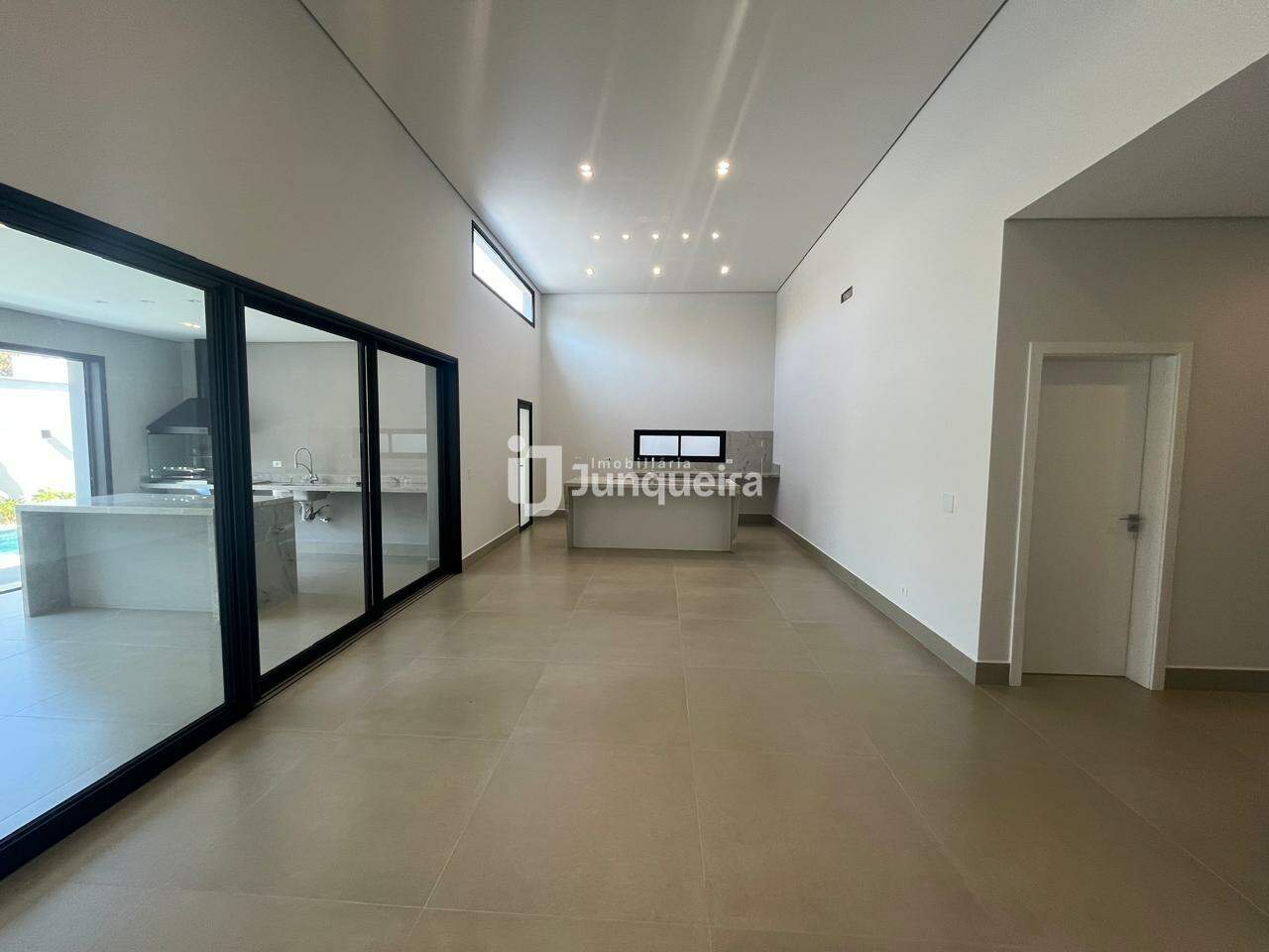 Casa em Condomínio à venda no Villa Bela Vista, 3 quartos, sendo 3 suítes, 2 vagas, no bairro Loteamento Santa Rosa em Piracicaba - SP