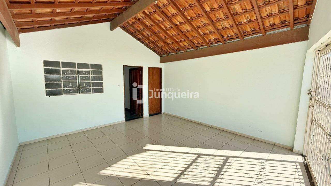 Casa à venda, 2 quartos, 2 vagas, no bairro Iaa em Piracicaba - SP