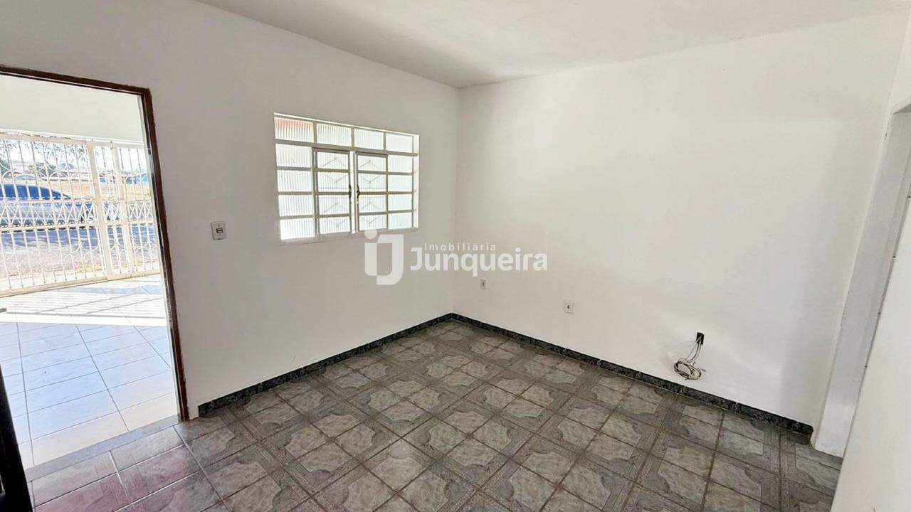 Casa à venda, 2 quartos, 2 vagas, no bairro Iaa em Piracicaba - SP