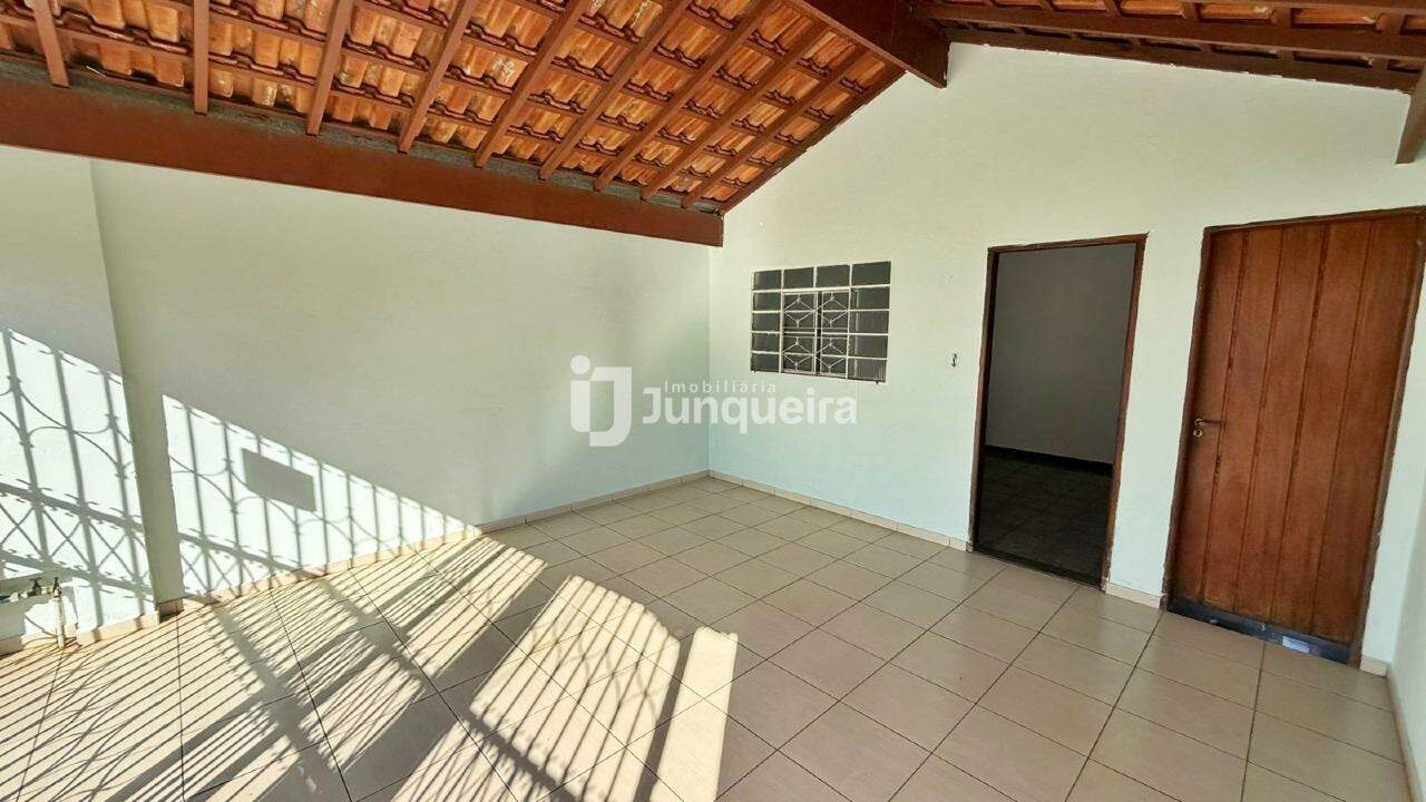 Casa à venda, 2 quartos, 2 vagas, no bairro Iaa em Piracicaba - SP